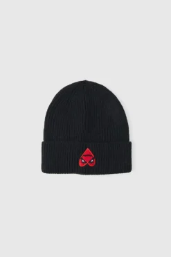 Black Heart Graphic Ribbed Beanie