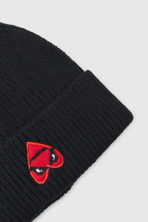Black Heart Graphic Ribbed Beanie