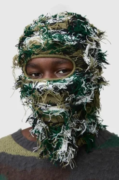 Eyelash Knit Face Covering in Black