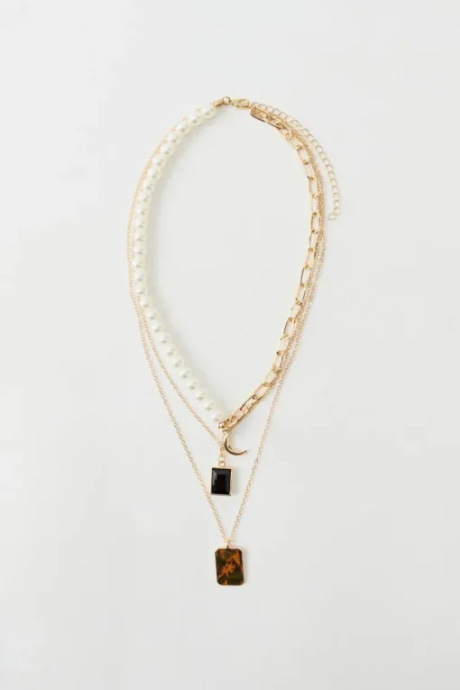 Layered Pearl and Gold Hardware Necklace
