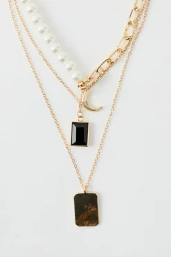 Layered Pearl and Gold Hardware Necklace