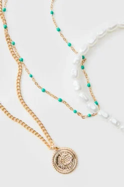 Layered Pearl Necklace In Gold