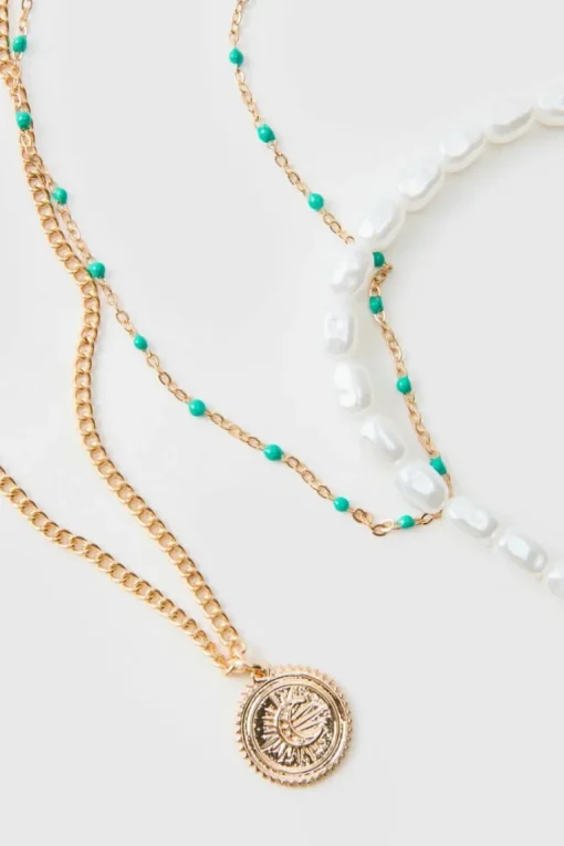 Layered Pearl Necklace In Gold