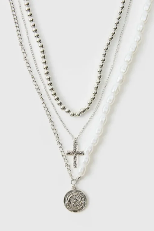 Layered Pearl Necklace With Pendants