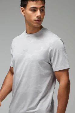 Man Active Camo Jacquard Regular Fit T-shirt