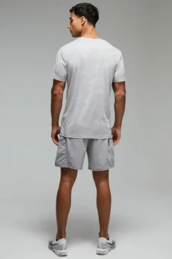 Man Active Camo Jacquard Regular Fit T-shirt