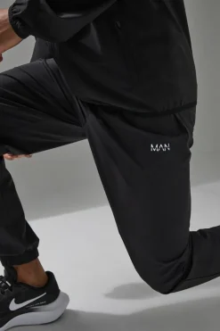 Man Active Cuffed Hem Regular Fit Jogger