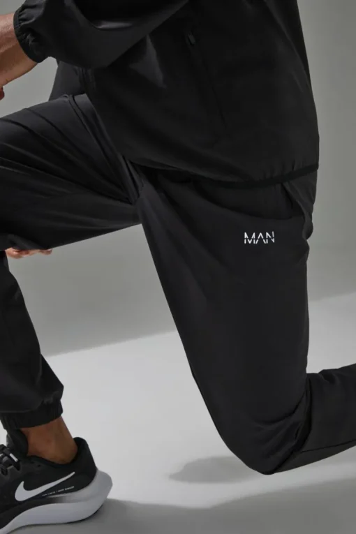 Man Active Cuffed Hem Regular Fit Jogger