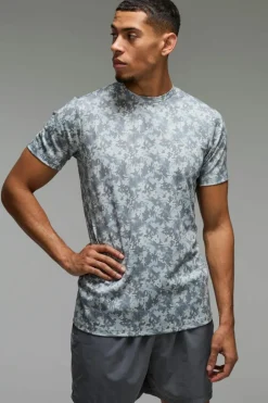 Man Active Geo Camo Performance Regular Fit T-shirt