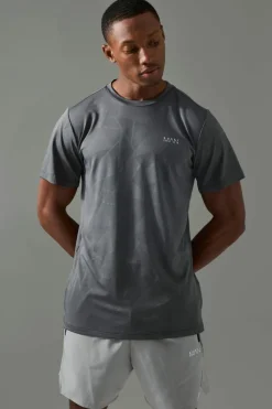 Man Active Geo Jacquard Regular Fit T-shirt