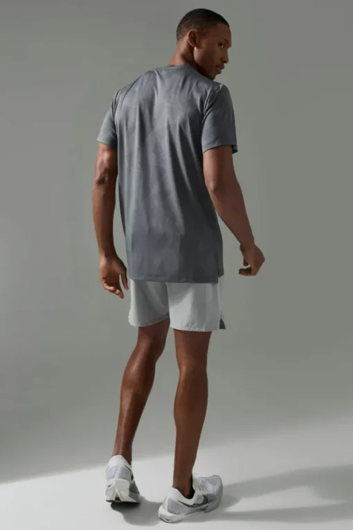Man Active Geo Jacquard Regular Fit T-shirt