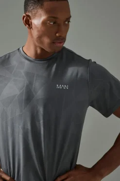 Man Active Geo Jacquard Regular Fit T-shirt
