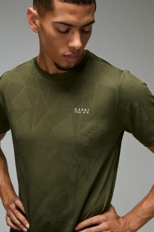 Man Active Geo Jacquard Regular Fit T-shirt