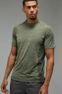 Man Active Gym Lightweight T Shirt