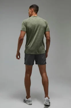 Man Active Gym Lightweight T Shirt