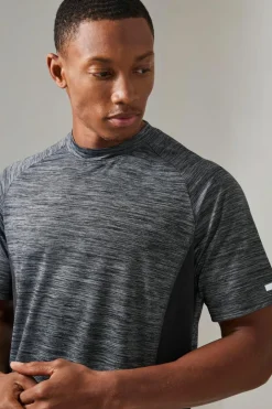 Man Active Gym Lightweight T Shirt