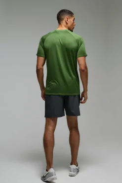 Man Active 7inch Perforated Grid Short