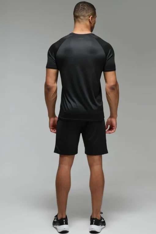 Man Active Lightweight Essentials Gym Regular Fit Raglan T-shirt