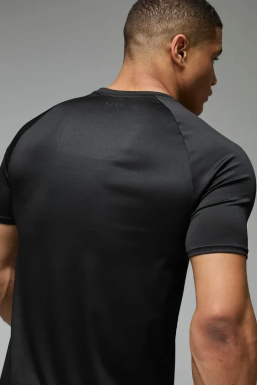 Man Active Lightweight Essentials Gym Regular Fit Raglan T-shirt