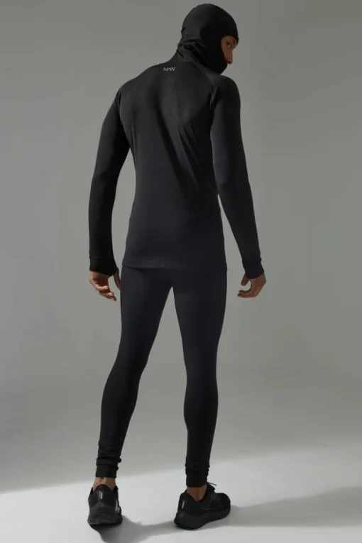 Man Active Long Sleeved Head Cover Base Layer