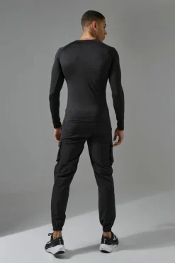 Man Active Muscle Fit Breathable Lightweight Long Sleeve T-shirt