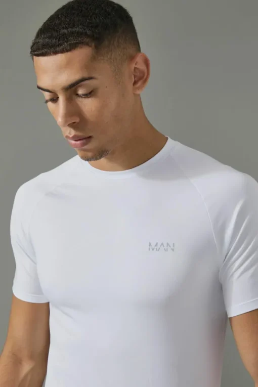Man Active Muscle Fit T-shirt