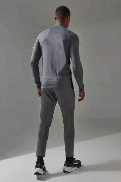 Man Active Pro Regular Fit 1/4 Zip Top