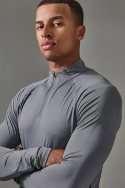 Man Active Pro Regular Fit 1/4 Zip Top