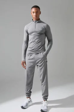 Man Active Quarter Zip and Jogger Tracksuit