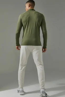 Man Active Raglan Muscle Fit 1/4 Zip Top