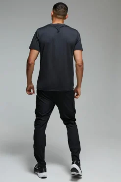 Man Active Regular Fit Performance T-shirt