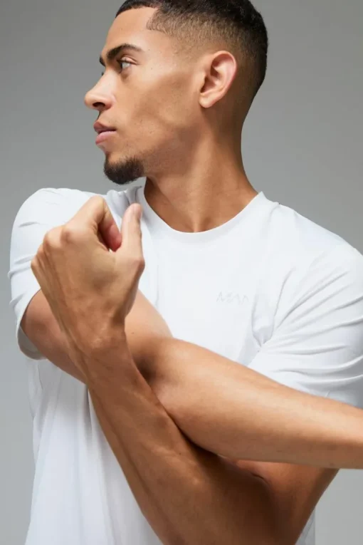 Man Active Regular Fit Performance T-shirt