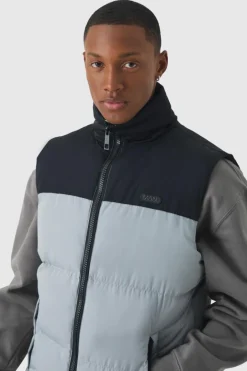 Man Tab Colour Block Puffer Funnel Neck Gilet In Grey