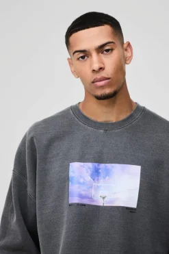 Oversized Sky Box Graphic Washed Sweatshirt