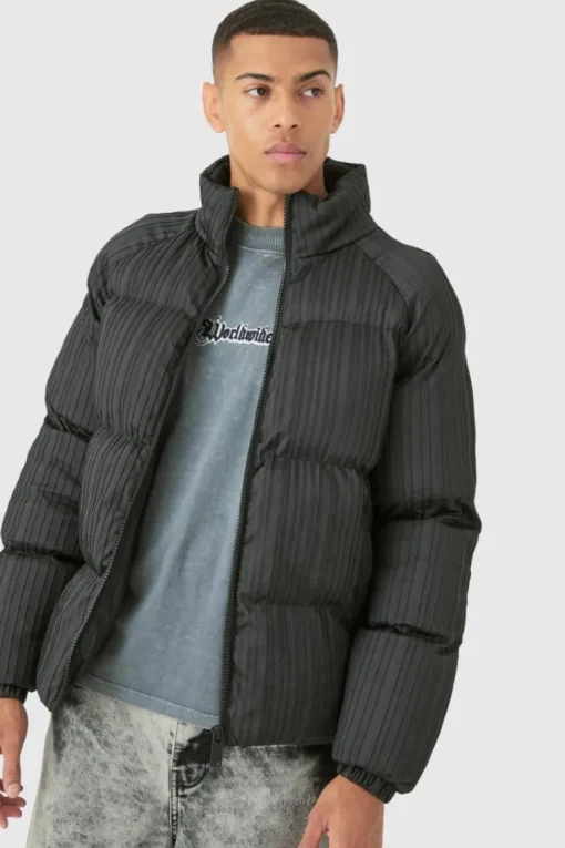 Pleated Funnel Neck Puffer Coat In Black