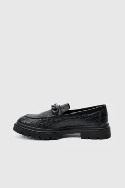 Pu Loafer With Chunky Chain Detail In Black