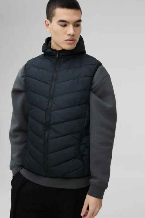 Quilted Zip Through Hooded Gilet In Black