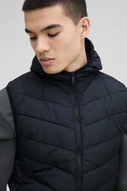 Quilted Zip Through Hooded Gilet In Black