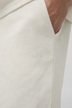Relaxed Man Embroidered Waffle Shorts