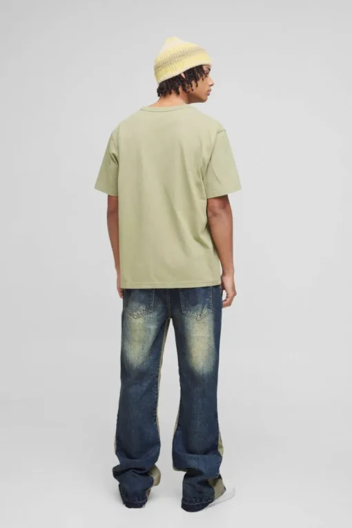 Relaxed Rigid Flare Knee Ripped Denim Jeans