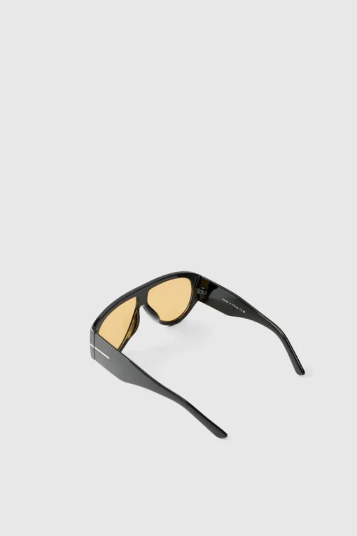 Retro Gold Detail Sunglasses in Black