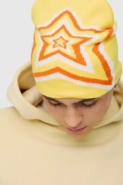 Star Graphic Beanie in Yellow
