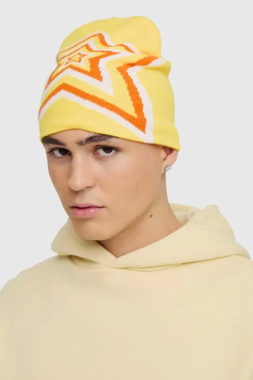 Star Graphic Beanie in Yellow