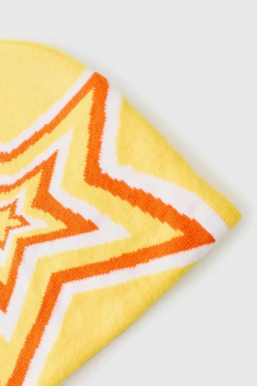 Star Graphic Beanie in Yellow