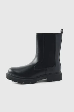Track Sole Chelsea Lug Boot