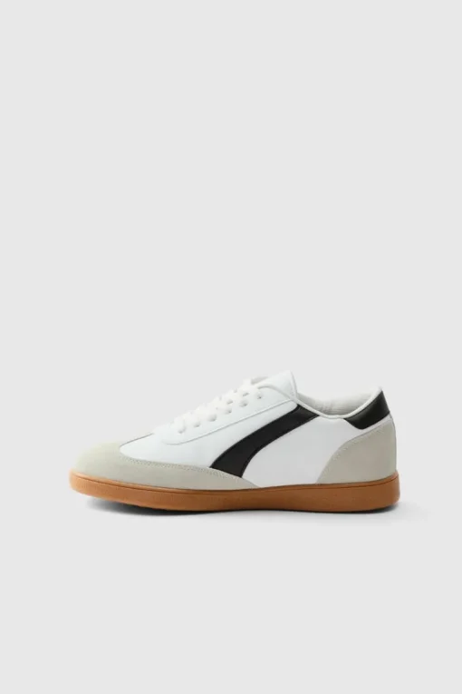 Trainer With Panel Detail In PU
